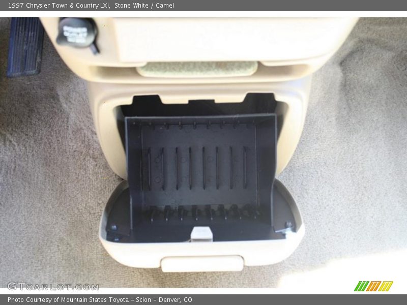 Stone White / Camel 1997 Chrysler Town & Country LXi