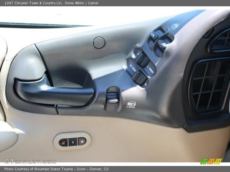 Stone White / Camel 1997 Chrysler Town & Country LXi