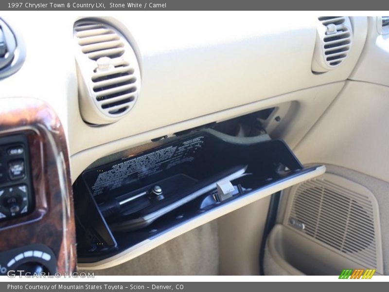 Stone White / Camel 1997 Chrysler Town & Country LXi