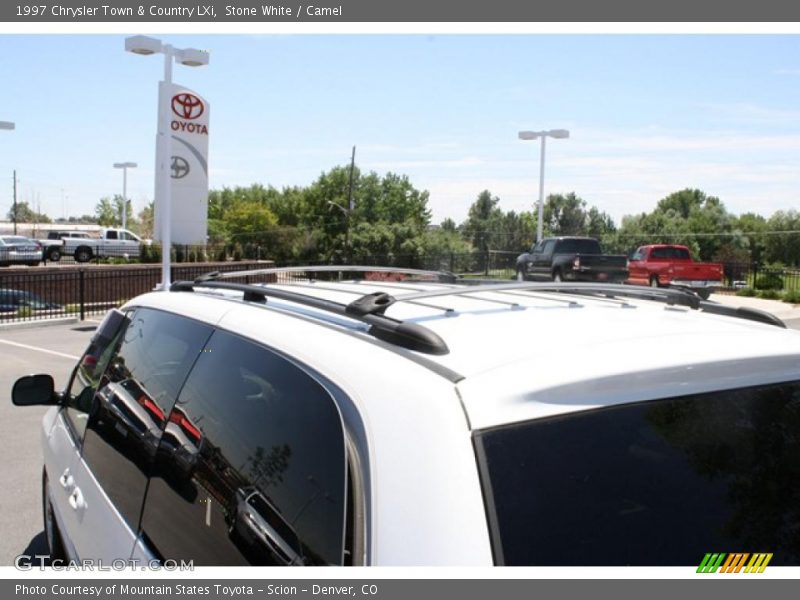 Stone White / Camel 1997 Chrysler Town & Country LXi