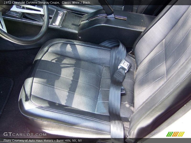 Classic White / Black 1972 Chevrolet Corvette Stingray Coupe