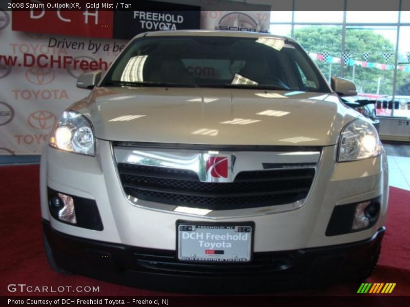 Gold Mist / Tan 2008 Saturn Outlook XR