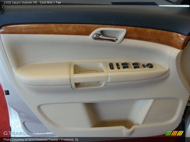 Gold Mist / Tan 2008 Saturn Outlook XR