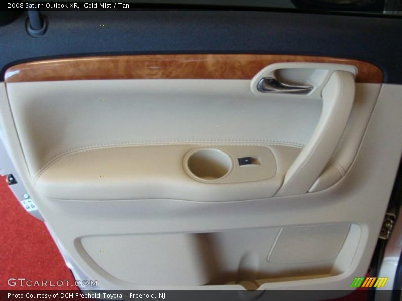 Gold Mist / Tan 2008 Saturn Outlook XR