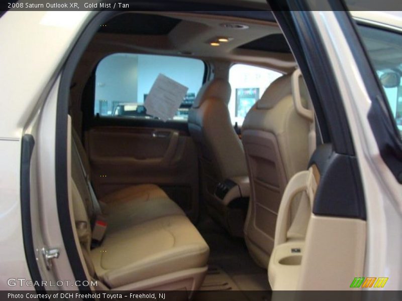 Gold Mist / Tan 2008 Saturn Outlook XR