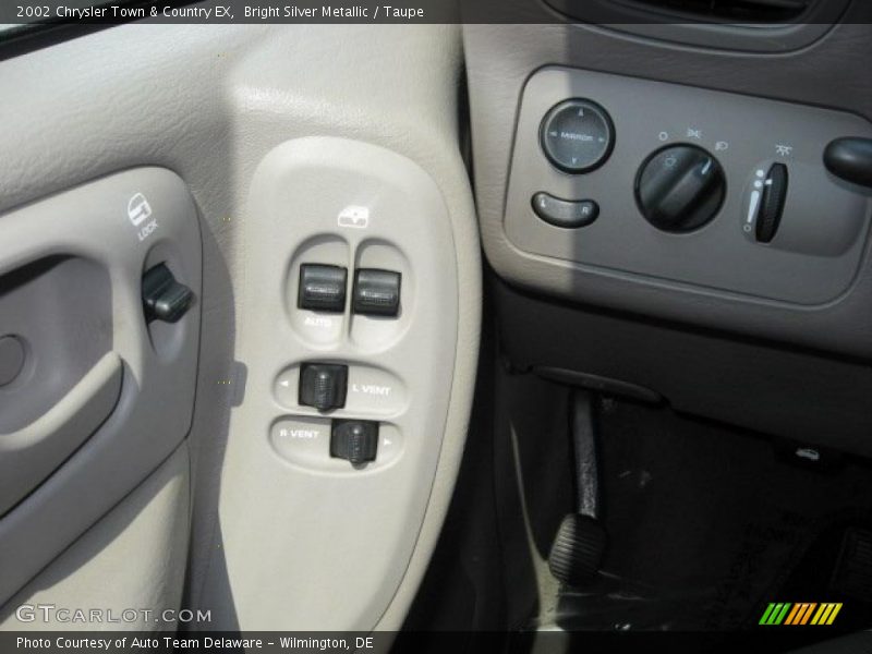 Bright Silver Metallic / Taupe 2002 Chrysler Town & Country EX