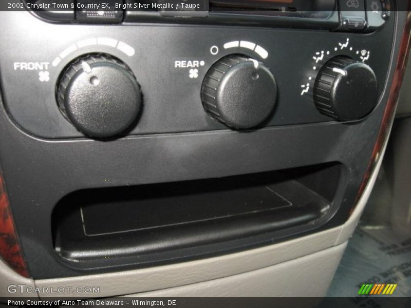 Bright Silver Metallic / Taupe 2002 Chrysler Town & Country EX