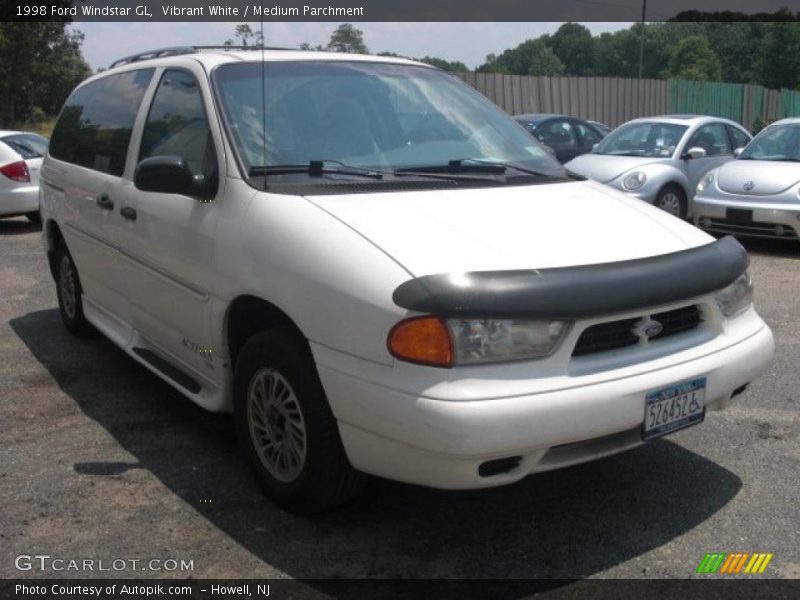 Vibrant White / Medium Parchment 1998 Ford Windstar GL