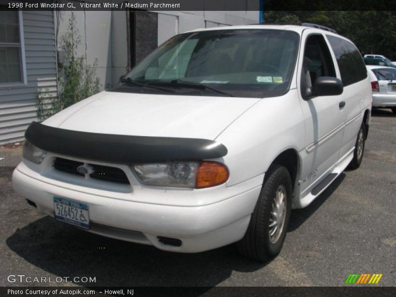 Vibrant White / Medium Parchment 1998 Ford Windstar GL