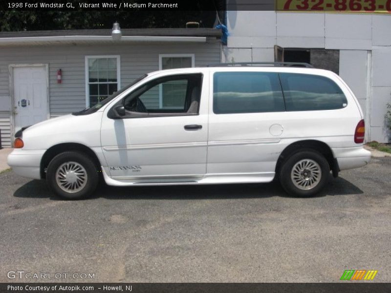 Vibrant White / Medium Parchment 1998 Ford Windstar GL