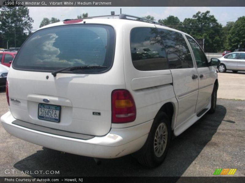 Vibrant White / Medium Parchment 1998 Ford Windstar GL