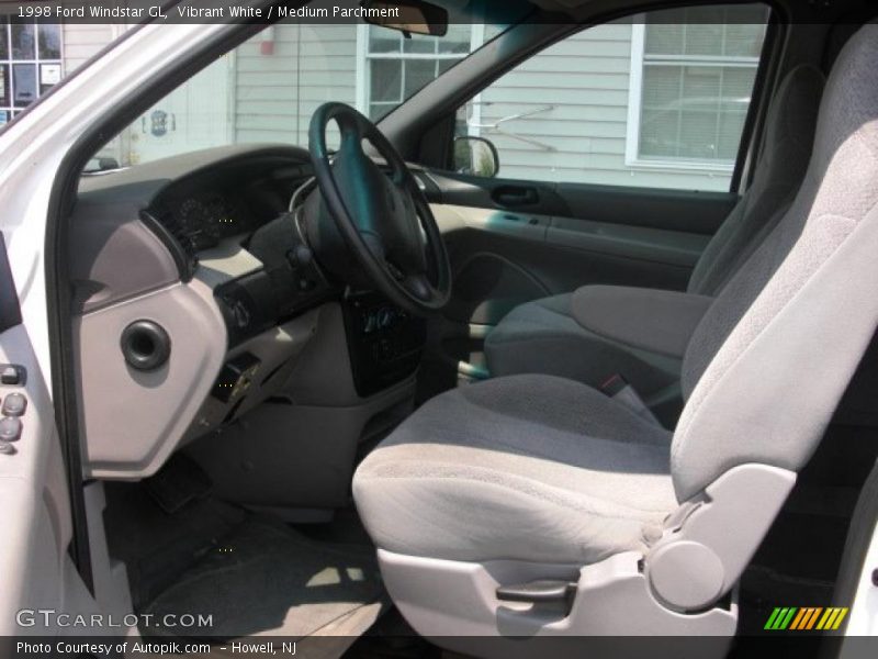 Vibrant White / Medium Parchment 1998 Ford Windstar GL