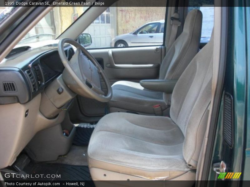 Emerald Green Pearl / Beige 1995 Dodge Caravan SE