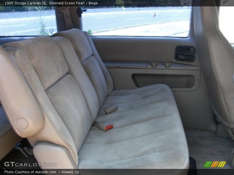 Emerald Green Pearl / Beige 1995 Dodge Caravan SE