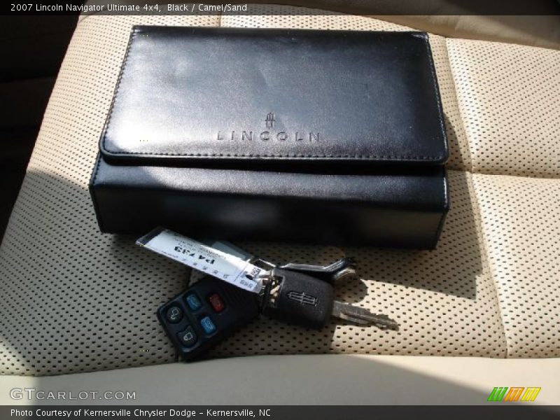 Black / Camel/Sand 2007 Lincoln Navigator Ultimate 4x4