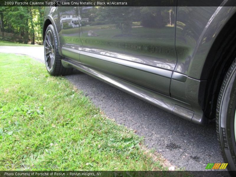 Lava Grey Metallic / Black w/Alcantara 2009 Porsche Cayenne Turbo S