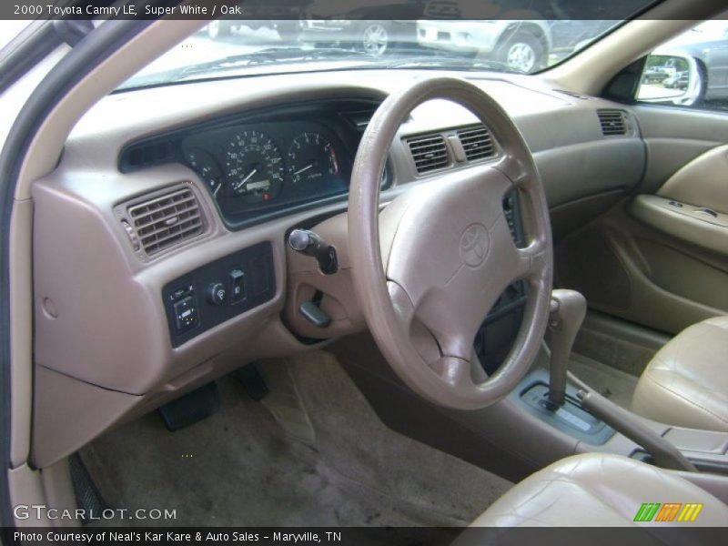 Super White / Oak 2000 Toyota Camry LE