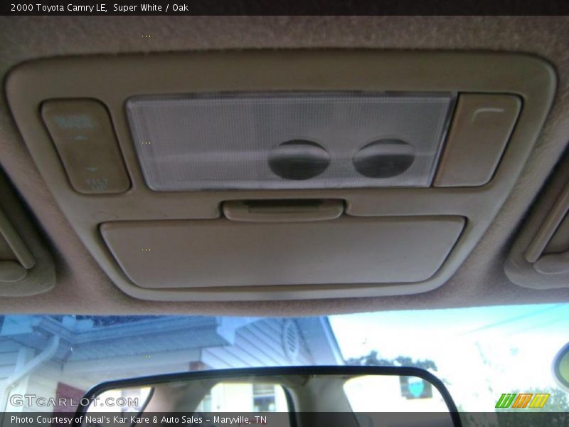 Super White / Oak 2000 Toyota Camry LE