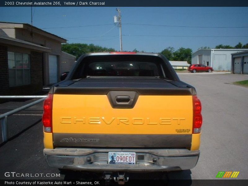 Yellow / Dark Charcoal 2003 Chevrolet Avalanche Z66