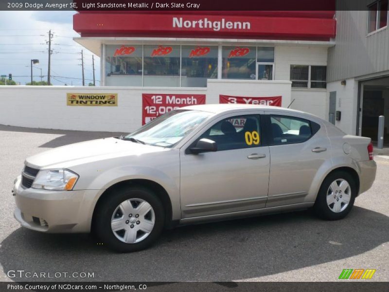 Light Sandstone Metallic / Dark Slate Gray 2009 Dodge Avenger SE