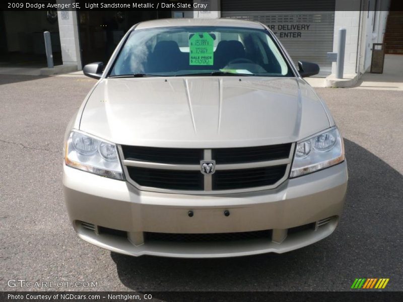 Light Sandstone Metallic / Dark Slate Gray 2009 Dodge Avenger SE