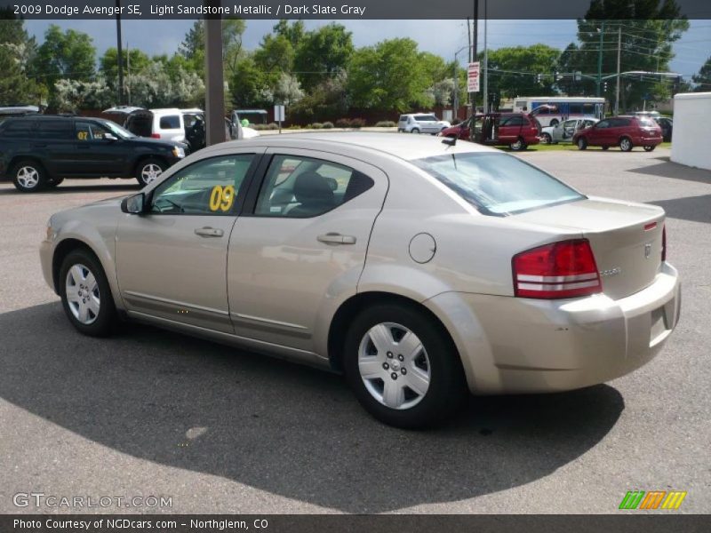 Light Sandstone Metallic / Dark Slate Gray 2009 Dodge Avenger SE