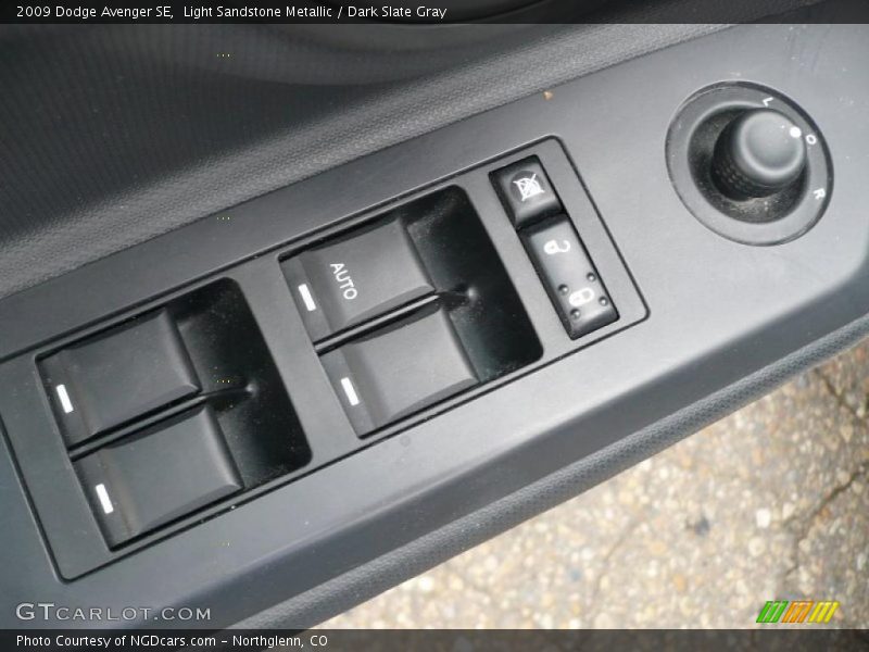 Light Sandstone Metallic / Dark Slate Gray 2009 Dodge Avenger SE