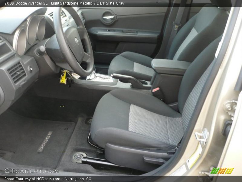 Light Sandstone Metallic / Dark Slate Gray 2009 Dodge Avenger SE