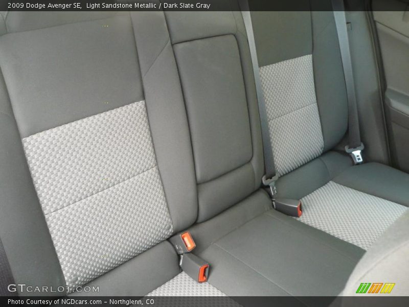 Light Sandstone Metallic / Dark Slate Gray 2009 Dodge Avenger SE