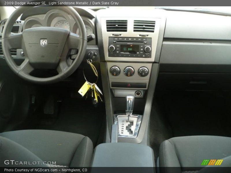 Light Sandstone Metallic / Dark Slate Gray 2009 Dodge Avenger SE