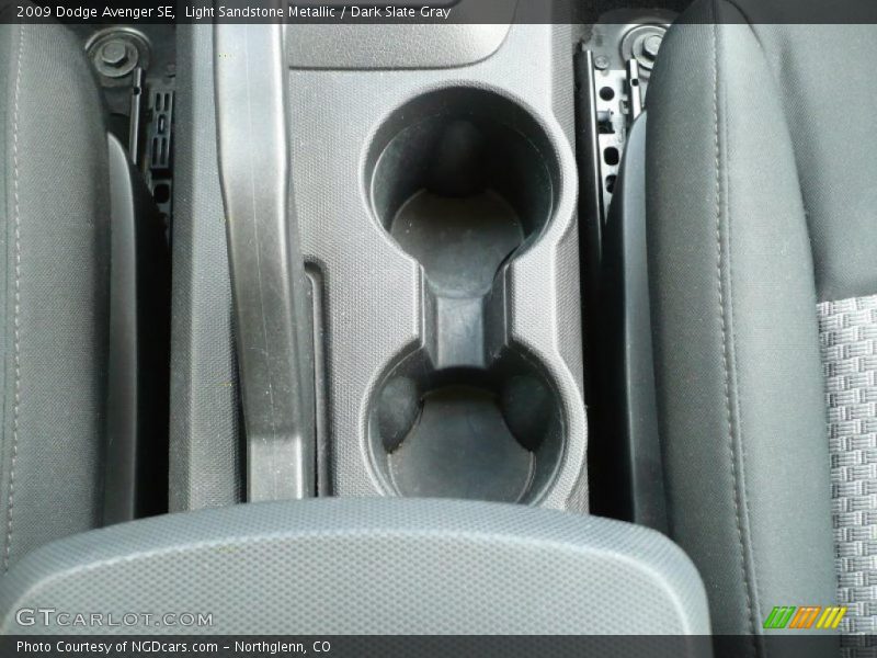 Light Sandstone Metallic / Dark Slate Gray 2009 Dodge Avenger SE