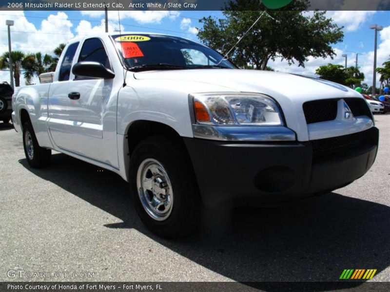 Arctic White / Slate Gray 2006 Mitsubishi Raider LS Extended Cab
