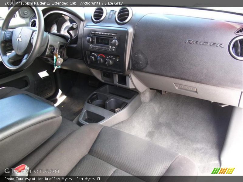 Arctic White / Slate Gray 2006 Mitsubishi Raider LS Extended Cab