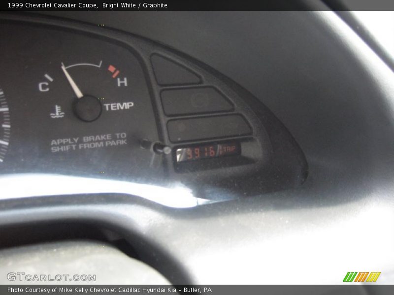 Bright White / Graphite 1999 Chevrolet Cavalier Coupe