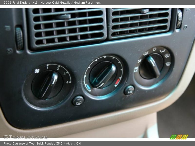 Harvest Gold Metallic / Medium Parchment 2002 Ford Explorer XLS