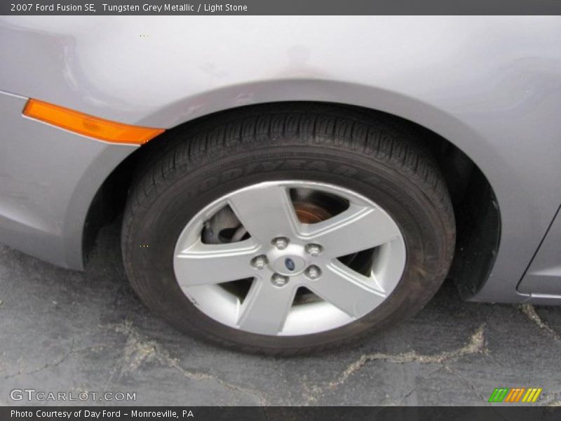 Tungsten Grey Metallic / Light Stone 2007 Ford Fusion SE