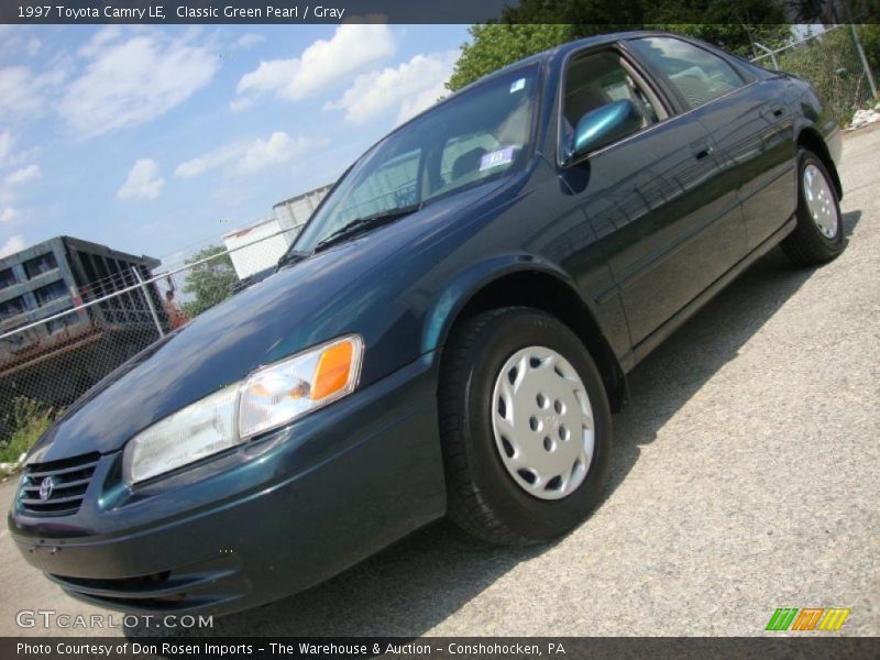 Classic Green Pearl / Gray 1997 Toyota Camry LE