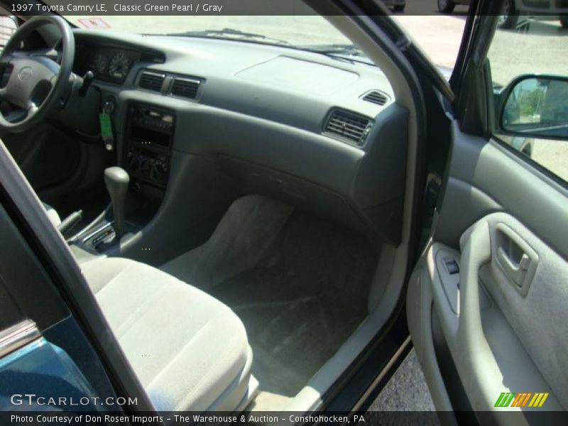 Classic Green Pearl / Gray 1997 Toyota Camry LE