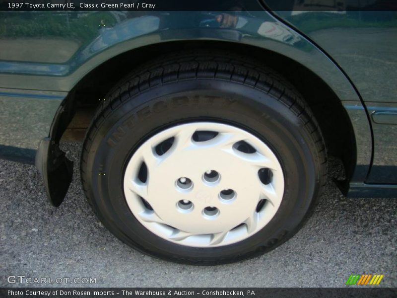 Classic Green Pearl / Gray 1997 Toyota Camry LE