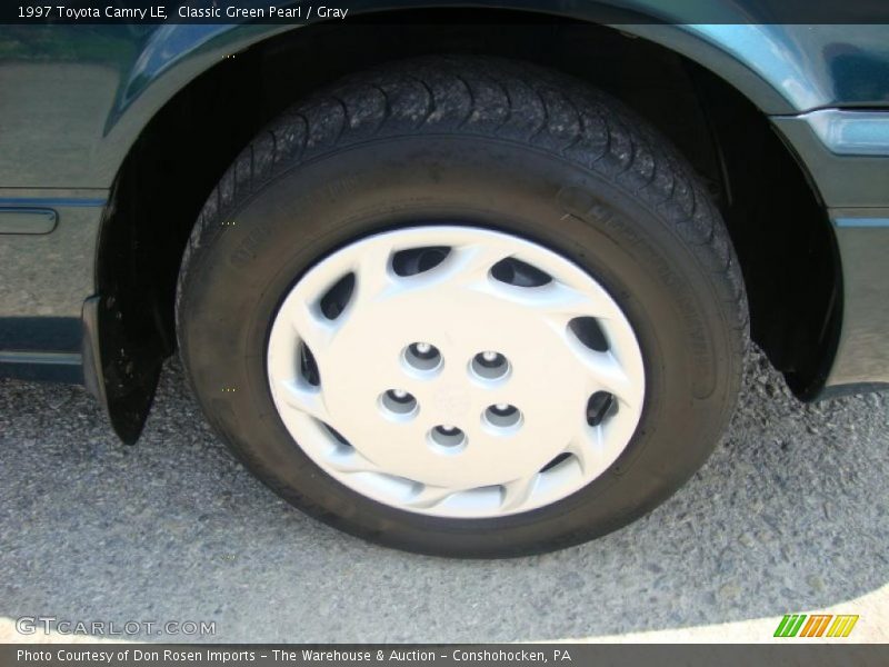 Classic Green Pearl / Gray 1997 Toyota Camry LE