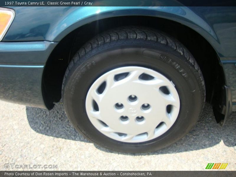 Classic Green Pearl / Gray 1997 Toyota Camry LE