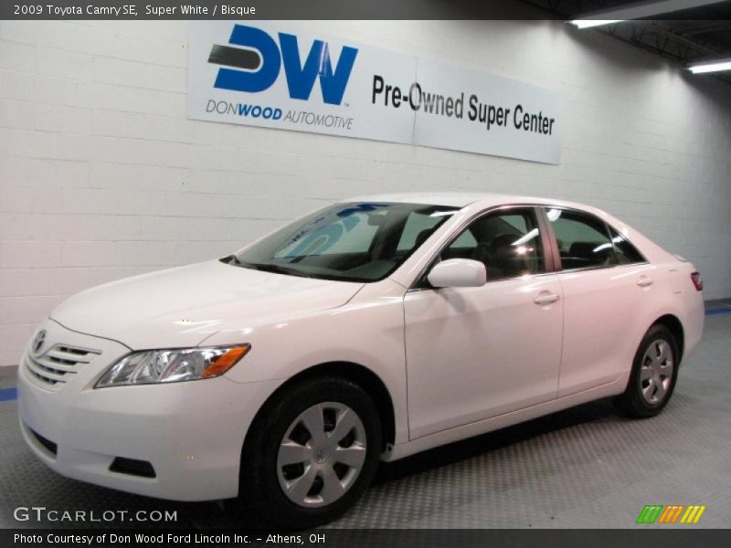 Super White / Bisque 2009 Toyota Camry SE