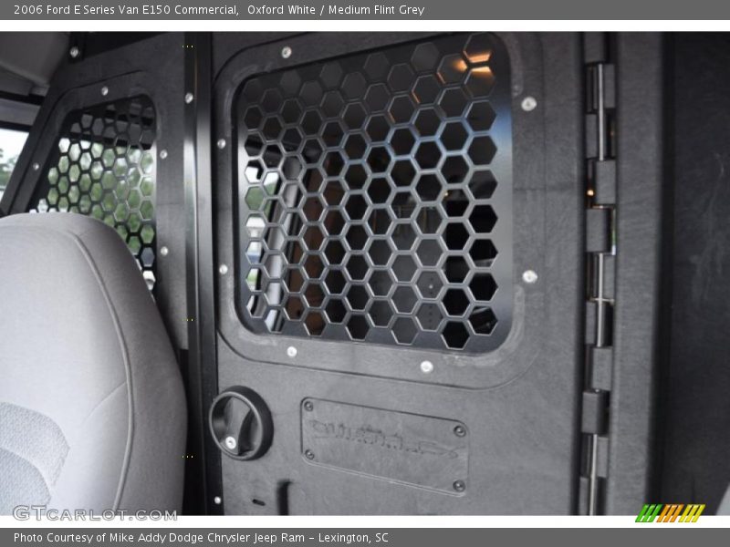 Oxford White / Medium Flint Grey 2006 Ford E Series Van E150 Commercial
