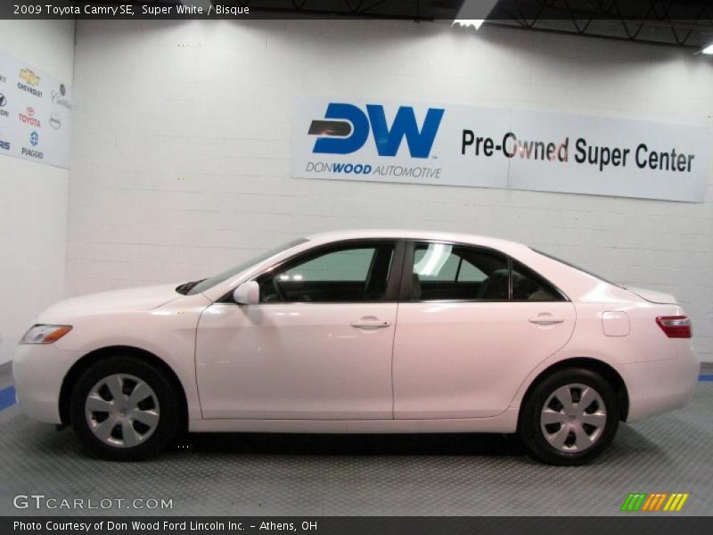 Super White / Bisque 2009 Toyota Camry SE