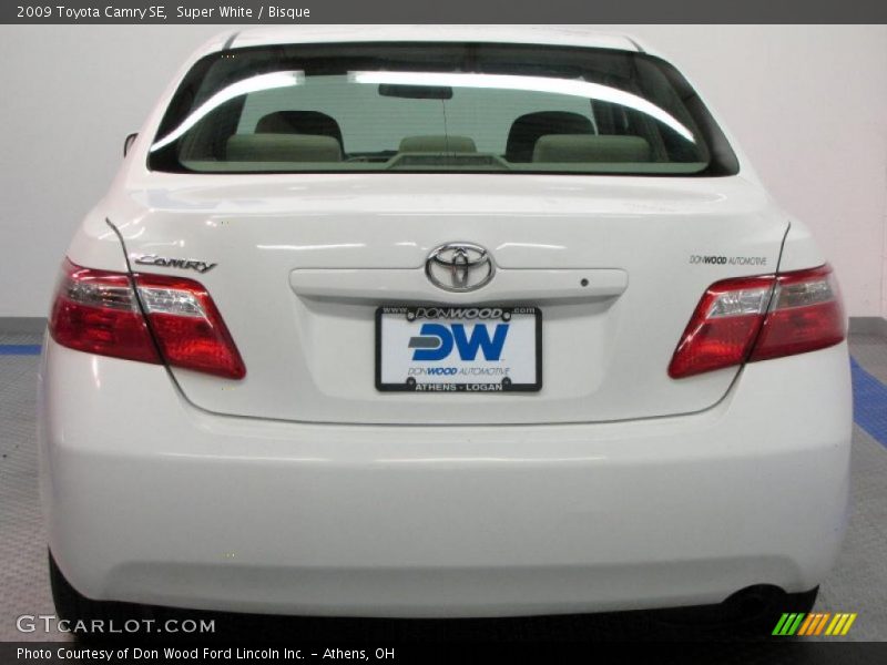 Super White / Bisque 2009 Toyota Camry SE