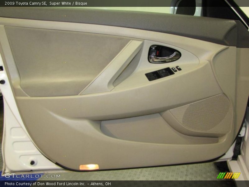 Super White / Bisque 2009 Toyota Camry SE
