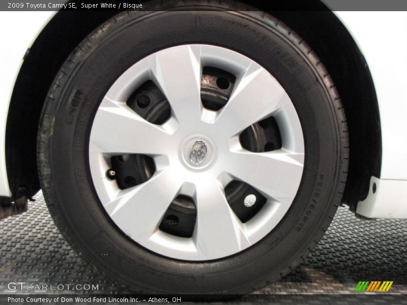 Super White / Bisque 2009 Toyota Camry SE