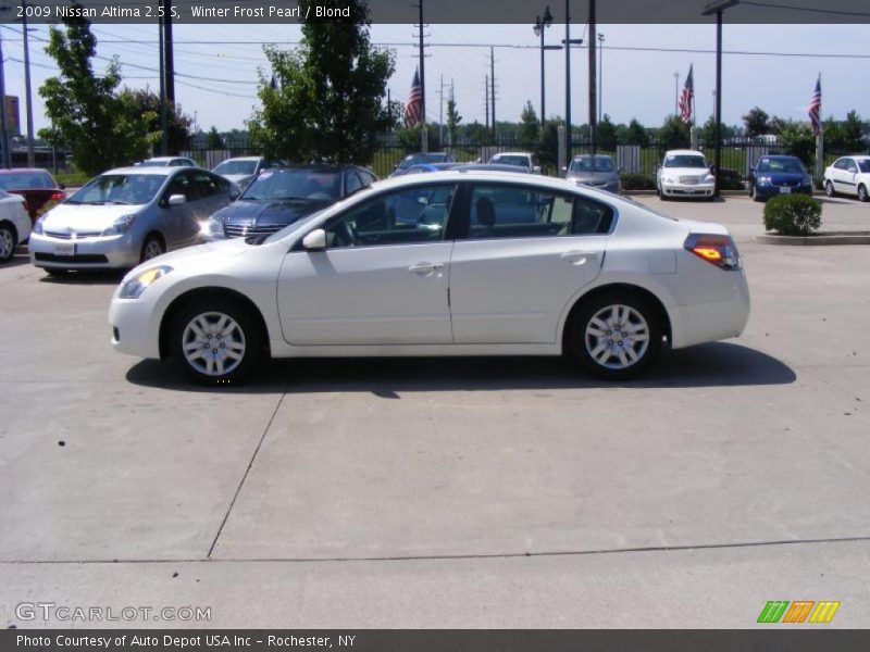 Winter Frost Pearl / Blond 2009 Nissan Altima 2.5 S