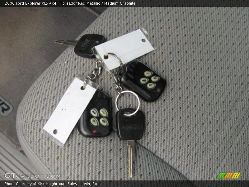 Toreador Red Metallic / Medium Graphite 2000 Ford Explorer XLS 4x4