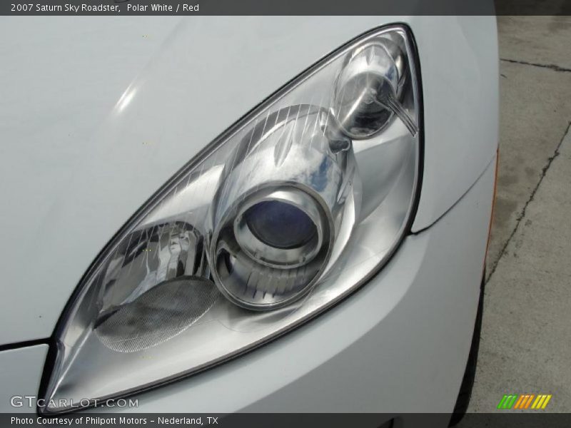 Polar White / Red 2007 Saturn Sky Roadster